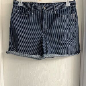 Lee Mid Rise Bermuda Shorts size 14